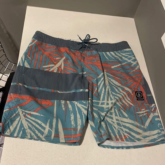 Mens Volcom Swim Short Size 34 - Picture 3 of 5